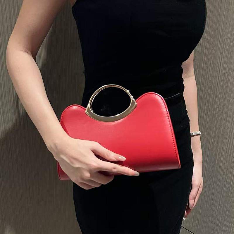 红色欧美时尚手拿包女金属手柄小方包气质晚宴包宴会小包包斜跨