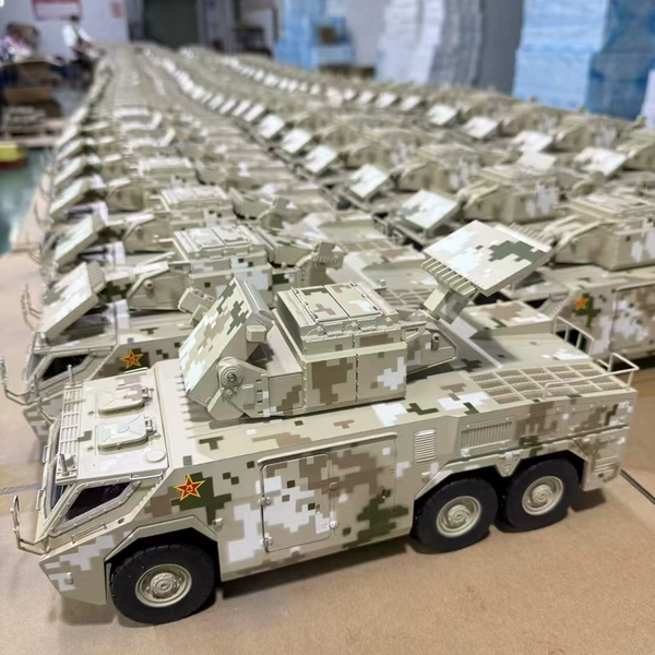 红旗-17A防空导弹车模型成品合金属坦克运输车军事纪念品展览摆件