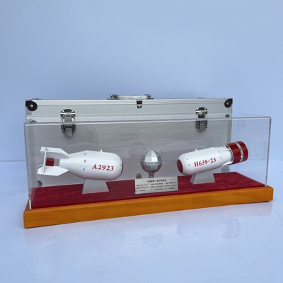 东方红一号卫星军事模型收藏展览