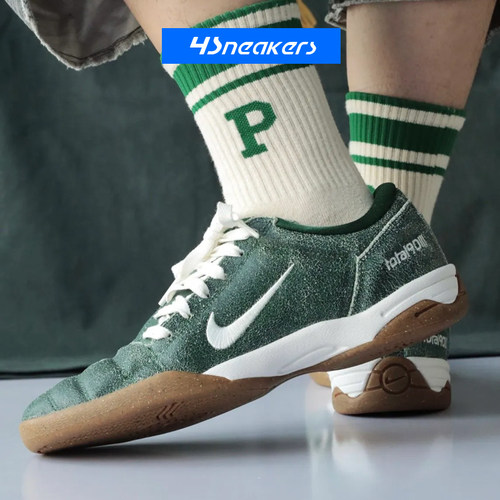 NikeTotal90III平底足球鞋