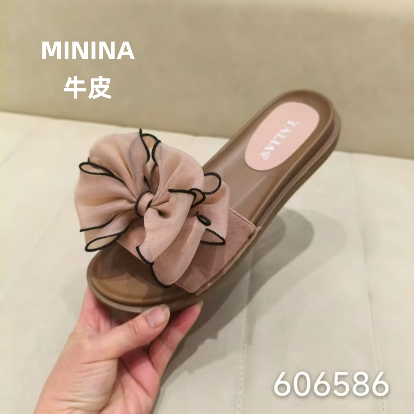 纯皮凉拖鞋女轻便舒适软底显白时尚大蝴蝶结淑女室外穿一字凉鞋夏