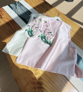铃花玉露 新中式重工铃兰法绣马甲 温柔缎面珍珠花边国风上衣丝毛