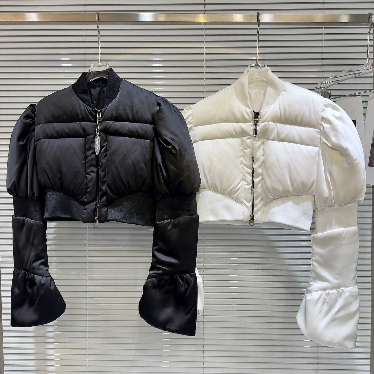 【现货】2025冬季新款小众款螺纹收腰袖子暗黑辣妹短款羽绒服外套