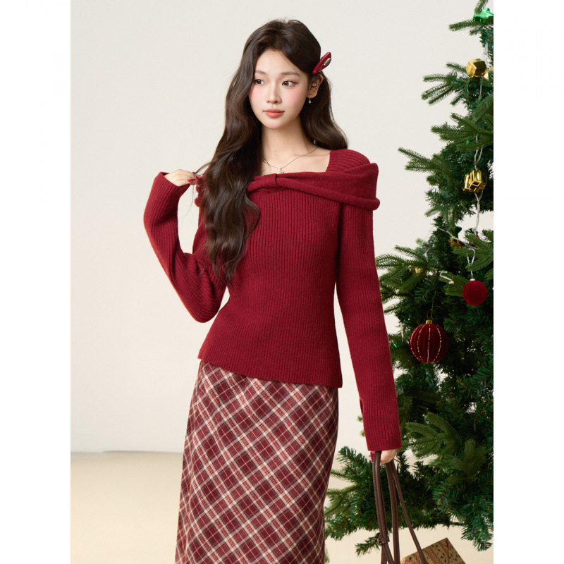 圣诞穿搭红色本命年内搭毛衣女秋冬高级感一字肩毛针织衫打底上衣