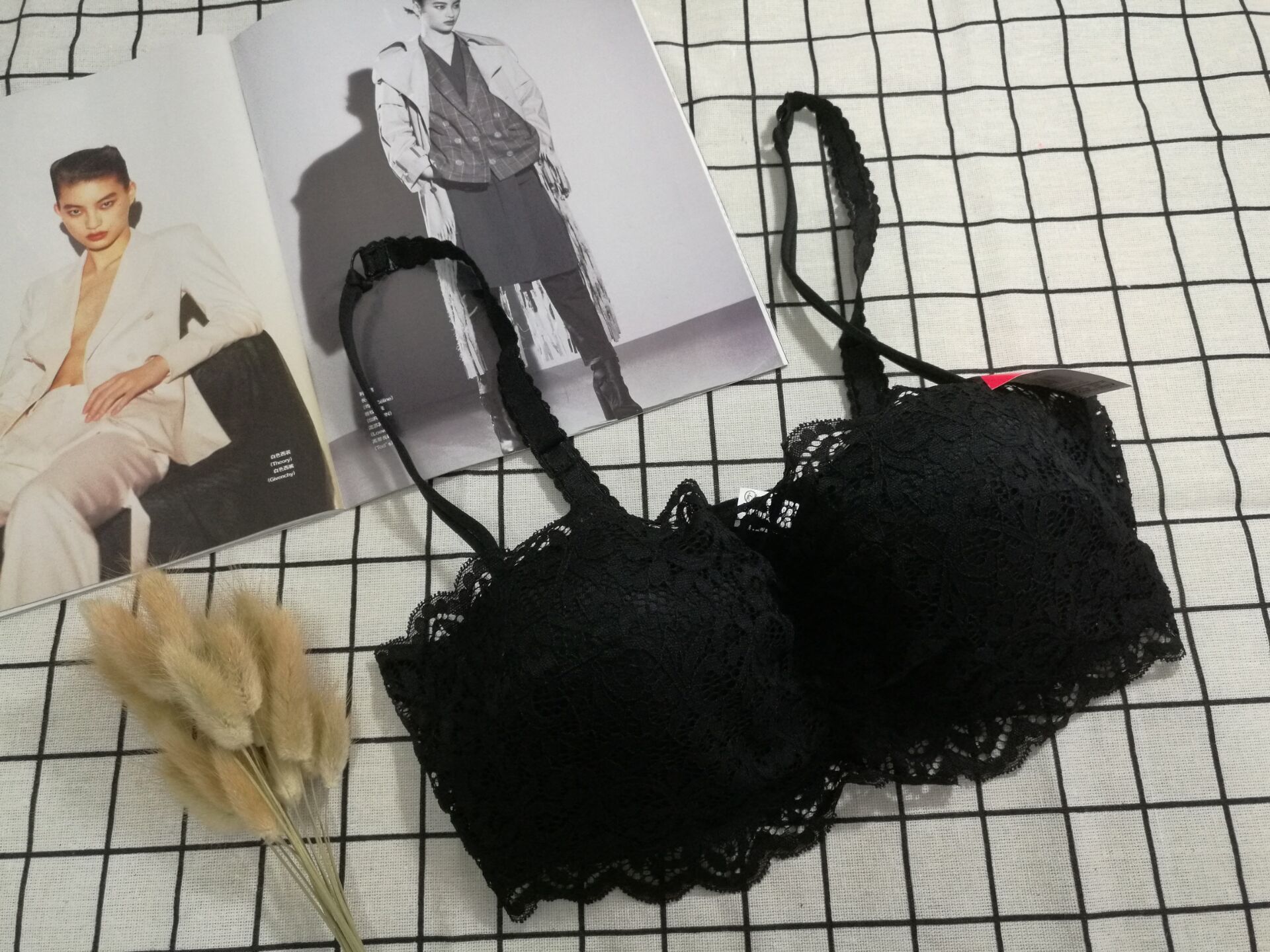 夏季蕾丝防走光性感肩带黑色抹胸