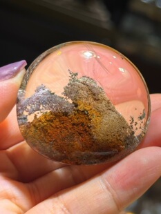 天然巴西四季幽灵水晶圆牌，尺寸41.2-44.2-17.8mm重46.4mm