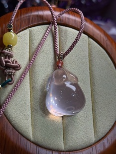 15.5mm 20.8 莫桑比克星光粉兔子吊坠 尺寸25.6