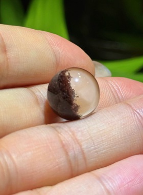 天然红幽灵聚宝盆单珠，晶体通透干净，尺寸大约13.5mm