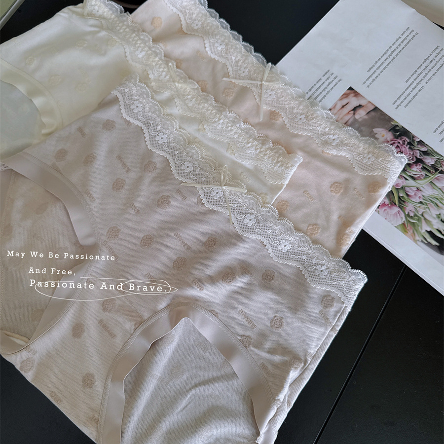 氧气玫瑰 轻柔无感蕾丝边舒适亲肤包臀内裤桑蚕丝少女三角裤中腰
