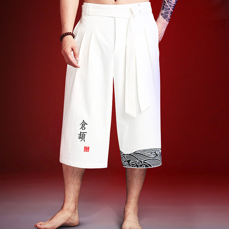 刺绣短裤男
