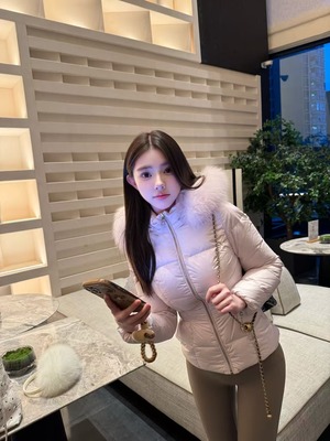 green大姐姐【小蛮腰羽绒服 粉紫短连帽修身收腰外套鸭绒狐狸毛领