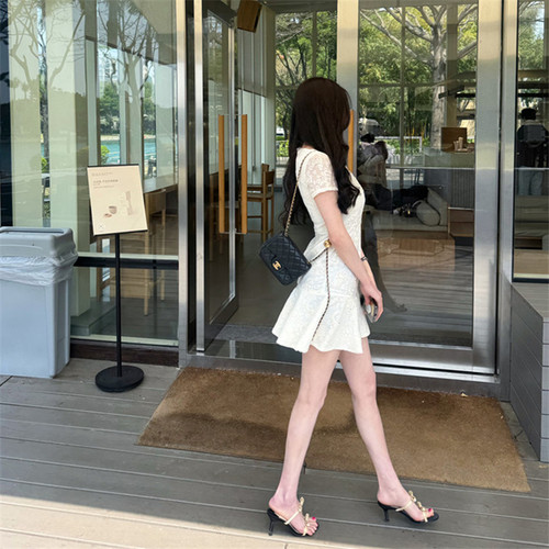 green大姐姐【阳光少女】气质修身方领纯欲连衣裙短裙提花小白裙