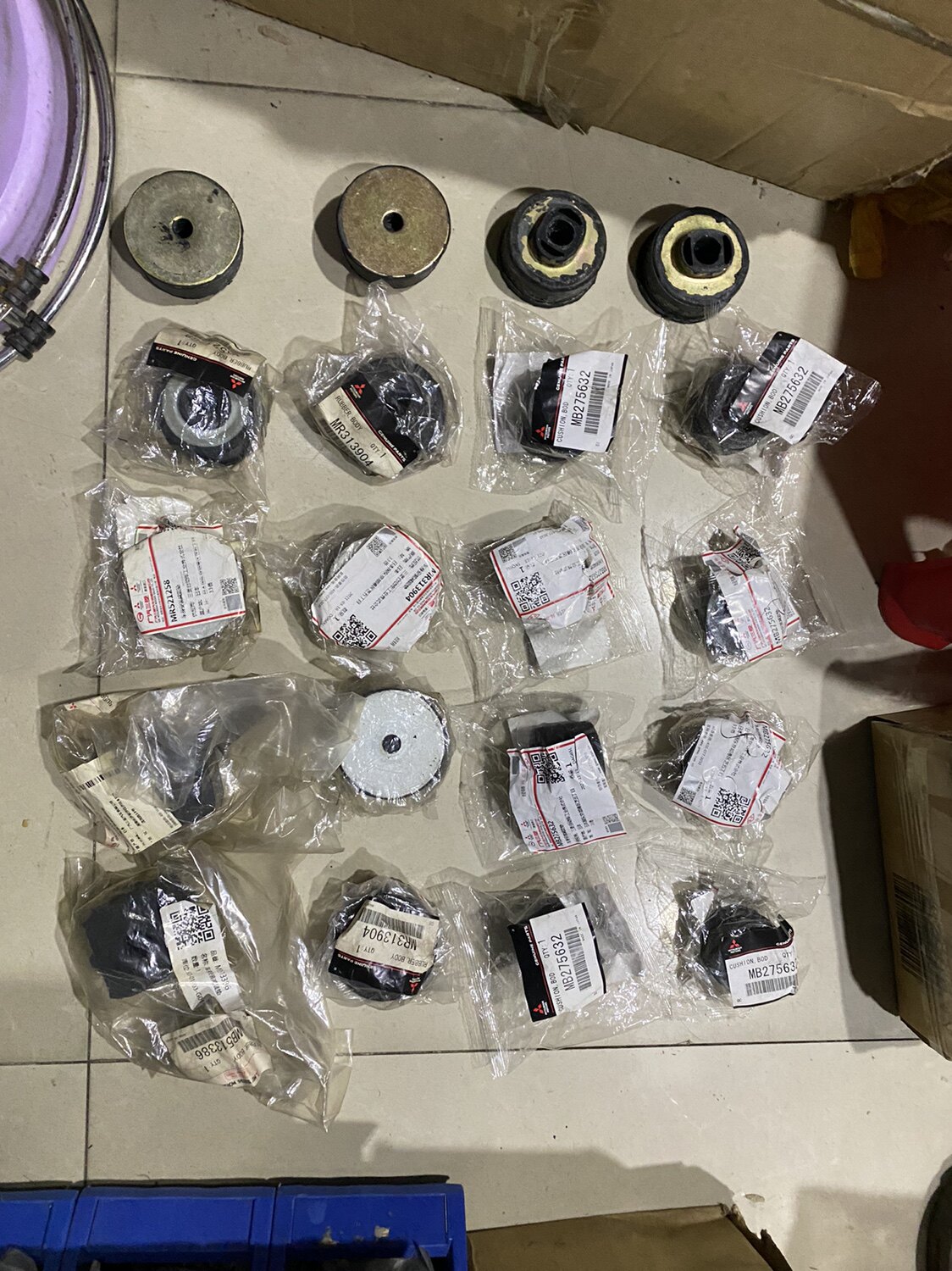三菱帕杰罗北京速跑底盘大梁胶套
