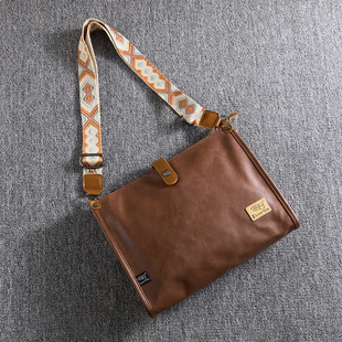通勤斜挎包复古文艺邮差包 threebox潮流青年男单肩包撞色肩带时尚