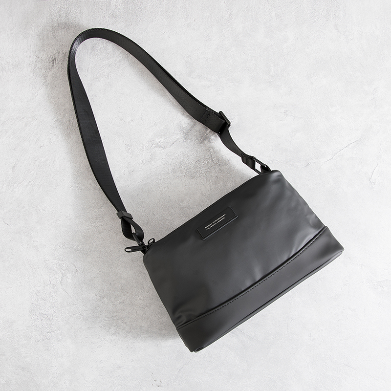 韩版时尚简约男女单肩包防水休闲小挎包轻便防水通勤斜挎包邮差包