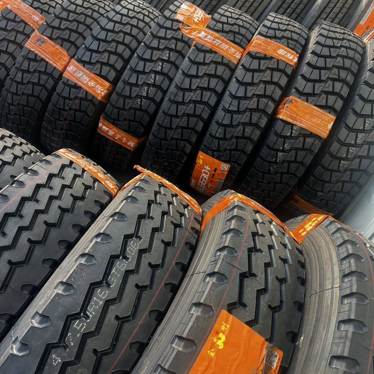贵州金刚650R16 700R16 750R16 825R16 825R20全钢丝矿山货车轮胎
