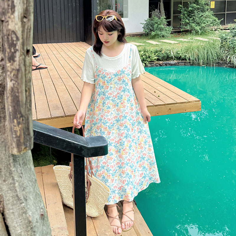 遮肚子碎花连衣裙2025夏新款220斤胖mm大码甜美减龄显瘦A字假两件