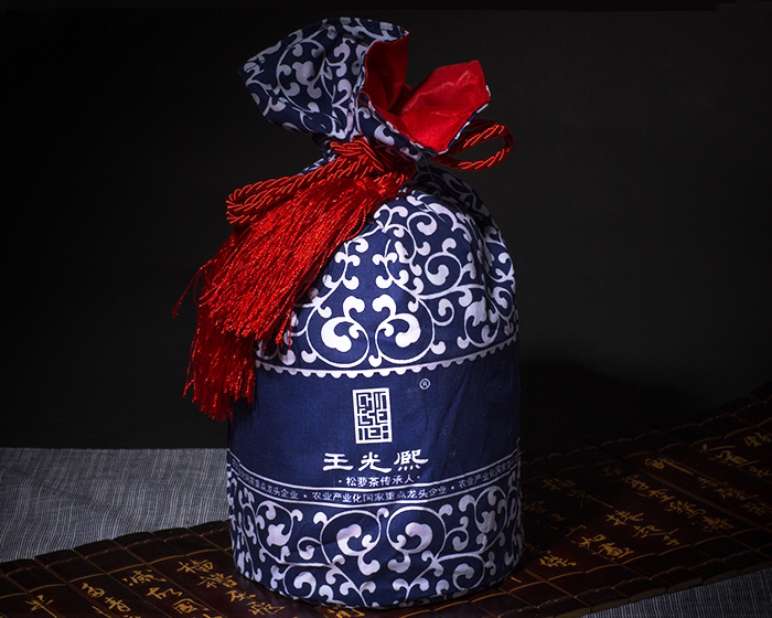 包快递 2023新茶 王光熙牌黄山松萝茶一级标选250g蓝花布袋