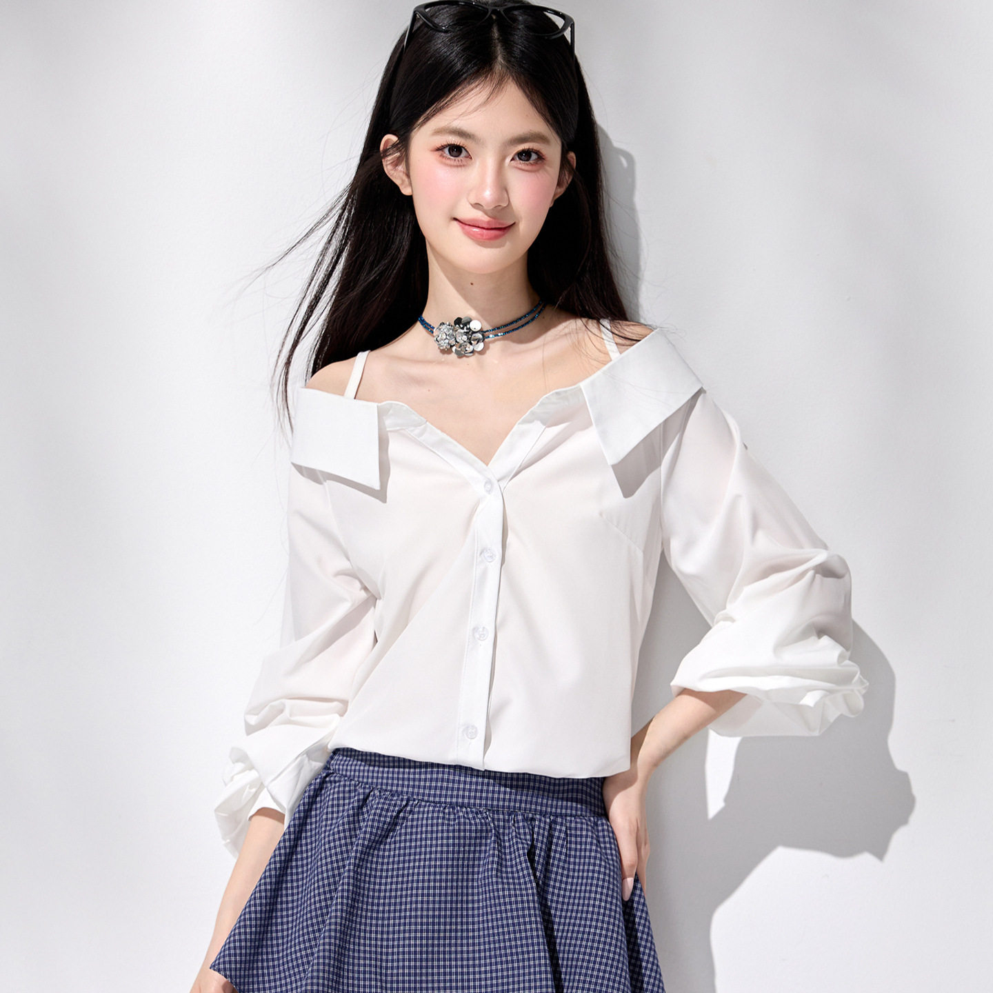 2026春季新款小众别致一字露肩V领泡泡长袖白色不规则吊带衬衫女