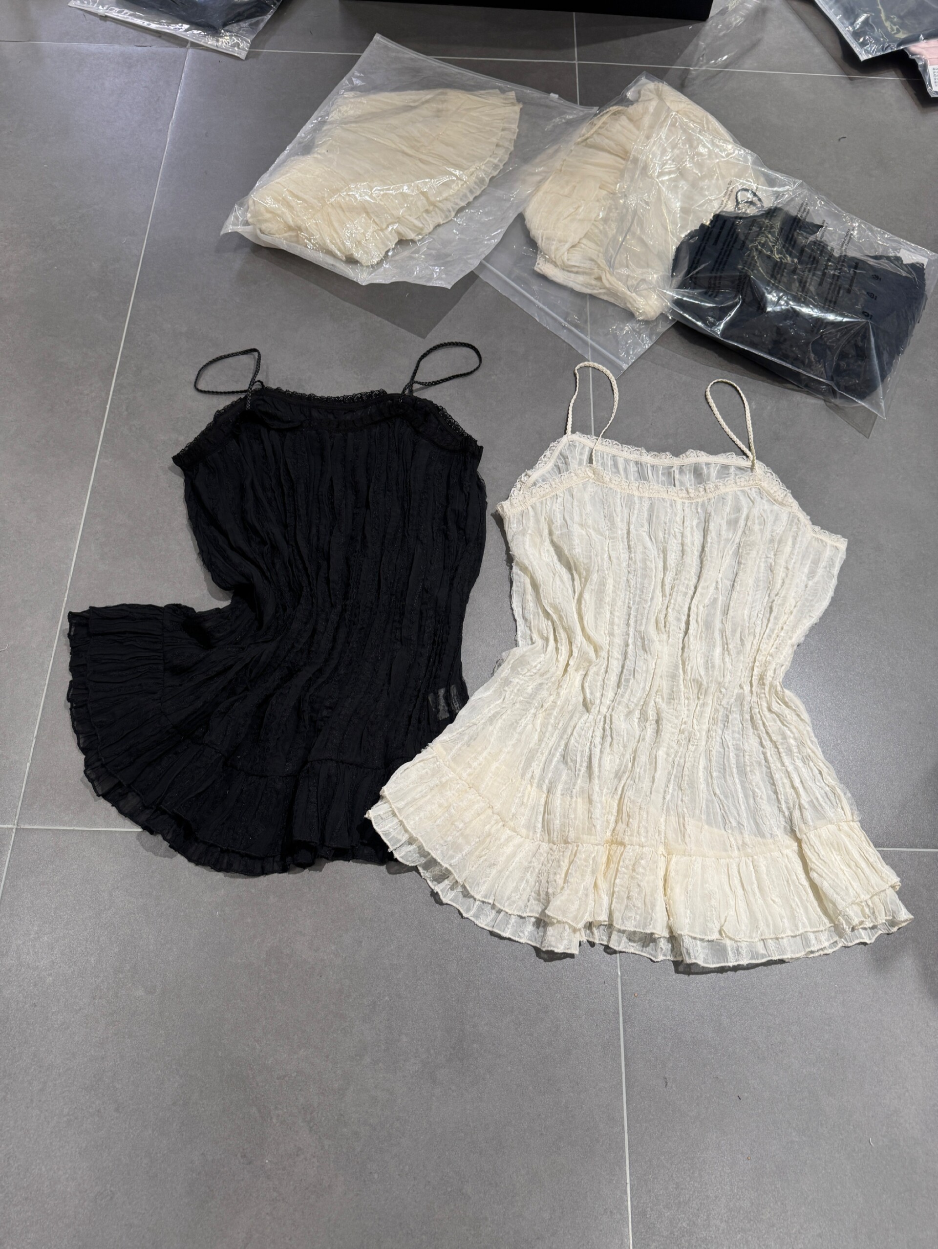 欧洲站2026春夏新款欧货时尚圆领纯色百搭吊带背心女宽松显瘦上衣