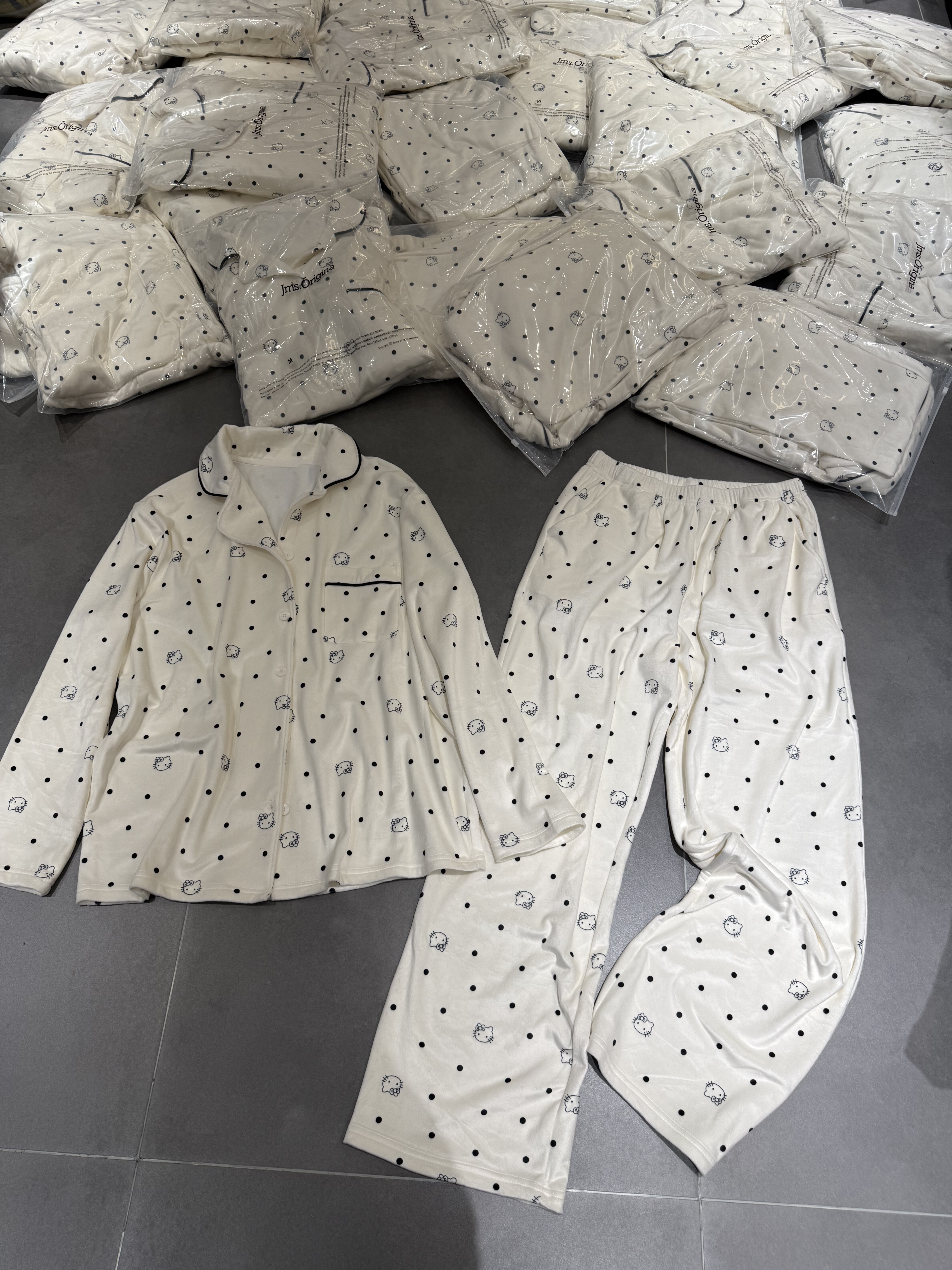 欧洲站2025秋冬新款欧货时尚翻领波点卡通图案宽松百搭家居服套装