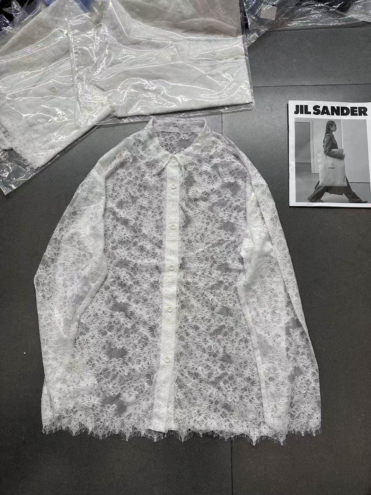 秋季欧货翻领单排扣蕾丝衬衫女