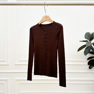 微光质感 极细慢真丝 简约设计穿出优雅高级感 针织开衫 圆领长袖