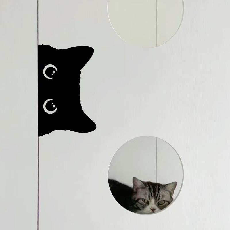 眼神专注的可爱搞怪探头猫咪贴纸 卧室房门墙角门窗柜子装饰贴画图片
