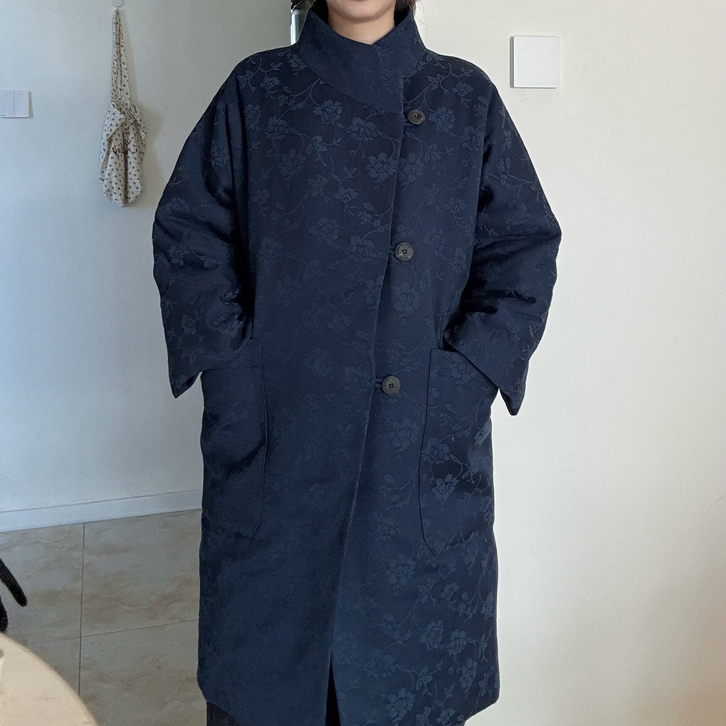 姜欢立领中长宽松通勤女棉服