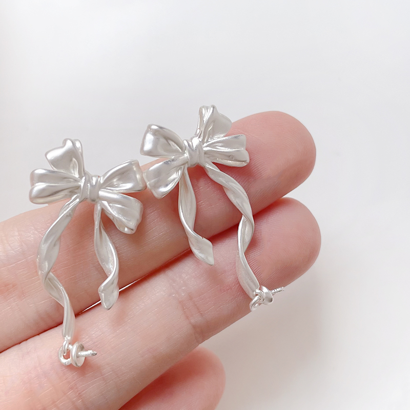 亚银色ins风铜镀蝴蝶结耳钉