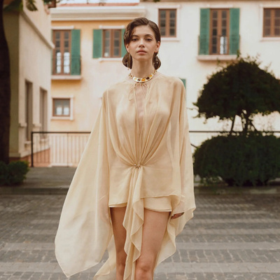 越南品牌LA VIERGE 2025年夏季新款璀璨夺目不规则轻纱杏色裙