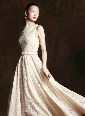 越南小众品牌HUONG 2025年冬季新款细腻蕾丝高收腰无袖长裙