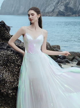 越南小众DARLING DIVA 2025年春季新款人鱼彩色光晕百褶吊带裙