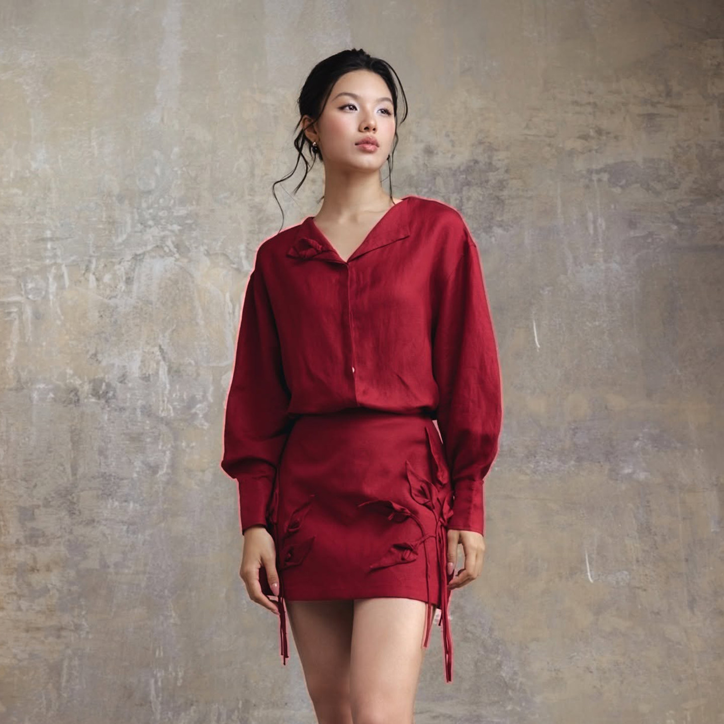 越南品牌JENNIE CHOO 2026年夏季新款正红色小翻领衬衫套装裙