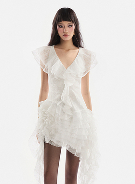 越南小众MUSTHAVE 2024秋季新款白色不规则荷叶边清爽连衣裙