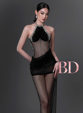 越南小众品牌BANDAGE 2024冬季新款魅力黑色水钻鱼骨连衣裙