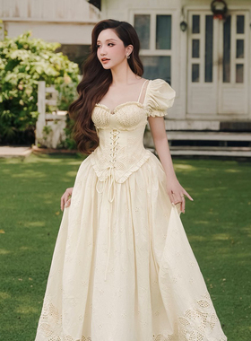 越南小众品牌SISSY 2025年夏季新款法式鱼骨绑带收腰套装裙