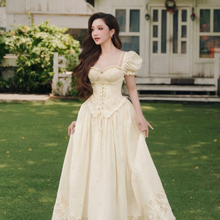 越南小众品牌SISSY 2025年夏季新款法式鱼骨绑带收腰套装裙