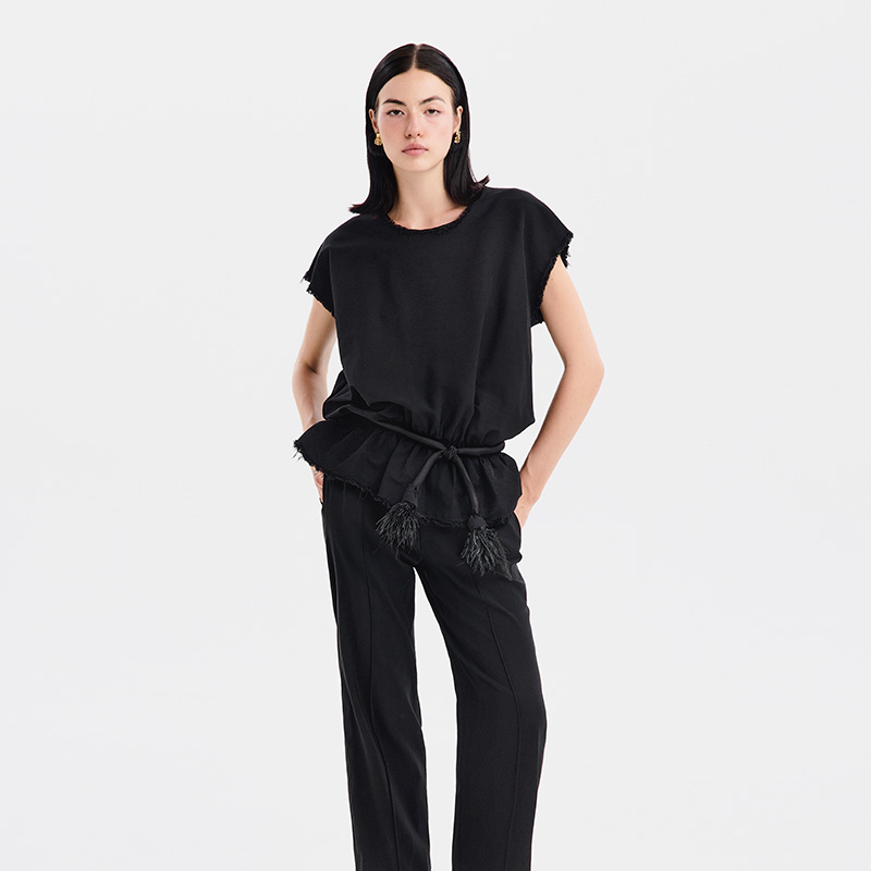 越南小众MUSTHAVE 2024年夏季新款松弛感气质羽毛日常通勤套装