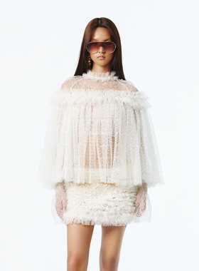 越南小众品牌ONONMM 2025年秋季新款蓬松肌理薄纱一字肩式套装