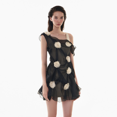 越南小众MUSTHAVE 2026夏季新款清透裸感气质撞色花朵连衣裙