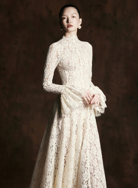 越南小众品牌HUONG 2025年冬季新款端庄复古蕾丝喇叭袖连衣裙