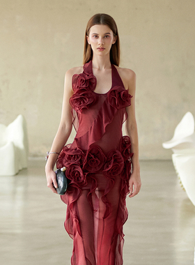 越南小众MUSTHAVE 2025年夏季新款魅力酒红色花朵挂脖法式长裙