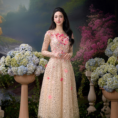越南小众品牌ROSIE 2023年春季新款女神范儿花朵娇嫩闪亮连衣裙
