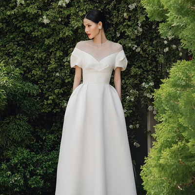 薄纱缎面拼接泡泡袖高收腰伞摆裙