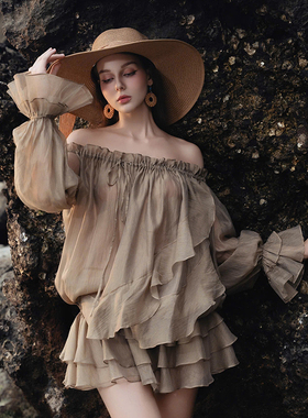 越南小众DARLING DIVA 2025年春季新款咖色弹力一字肩度假裙