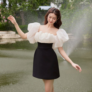 越南小众品牌MINT 2023年冬季新款气质娇柔珠光云朵拼接连衣裙
