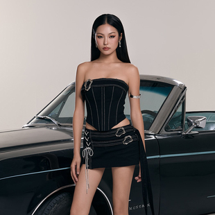 越南小众品牌LANECI 2025年春季新款酷飒辣妹撞色缝线套装裙