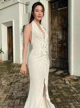 越南小众品牌DATT 2024年春夏新款纯欲风花边深v开叉挂脖连衣裙