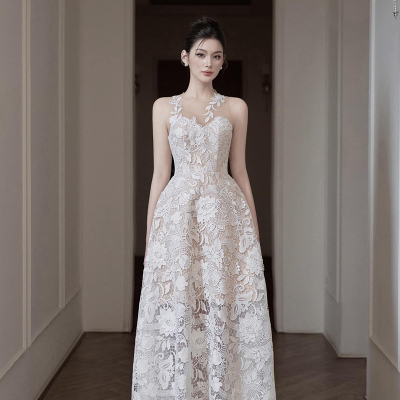 越南小众DELICATE 2025年夏季新款知性优雅蕾丝花无袖高腰连衣裙